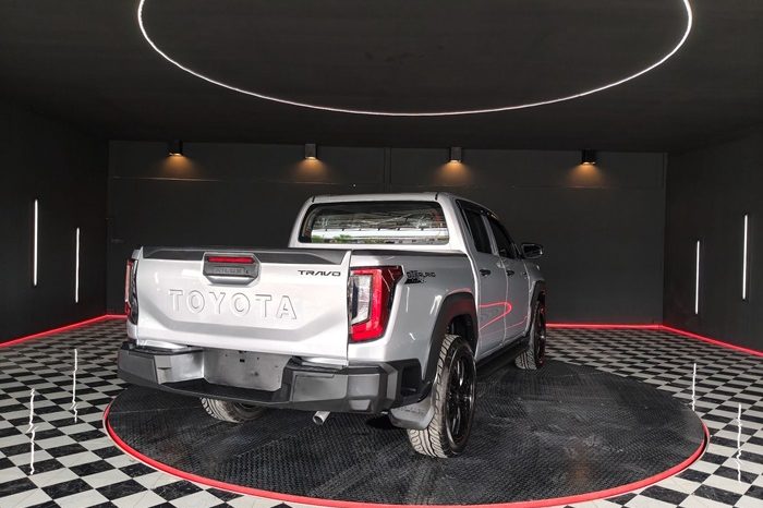 REVO 2WD 2020 2.4 MID AT DOUBLE CAB SILVER  8773 full