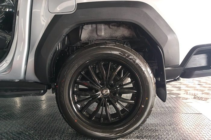 REVO 2WD 2020 2.4 MID AT DOUBLE CAB SILVER  8773 full