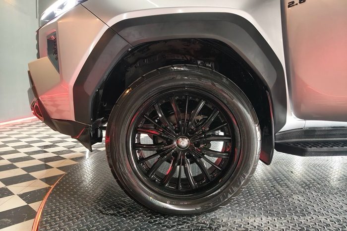 REVO 2WD 2020 2.4 MID AT DOUBLE CAB SILVER  8773 full
