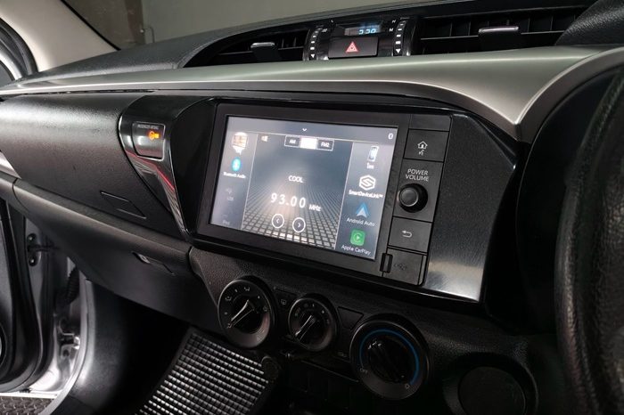 REVO 2WD 2020 2.4 MID AT DOUBLE CAB SILVER  8773 full