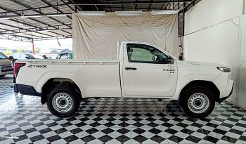 TRAVO 4TREX 4WD 2026 2.8 MT STANDARD WHITE  93079 full