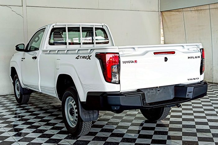 TRAVO 4TREX 4WD 2026 2.8 MT STANDARD WHITE  93079 full