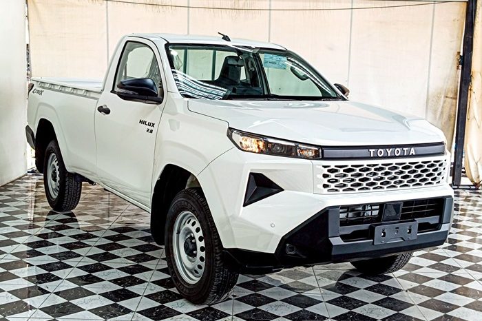 TRAVO 4TREX 4WD 2026 2.8 MT STANDARD WHITE  93079 full