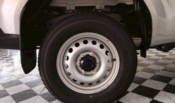 TRAVO 4TREX 4WD 2026 2.8 AT STANDARD SILVER 94341 full