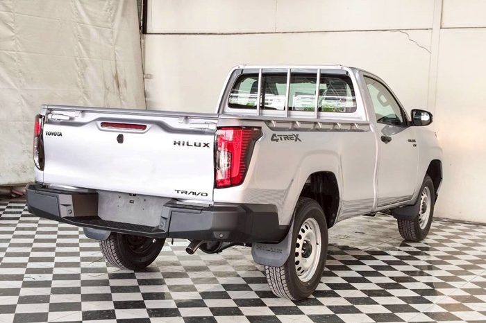 TRAVO 4TREX 4WD 2026 2.8 AT STANDARD SILVER 94341 full