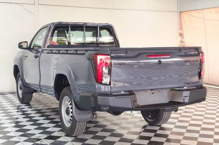 TRAVO 4TREX 4WD 2026 2.8 AT STANDARD GREY 94480 full
