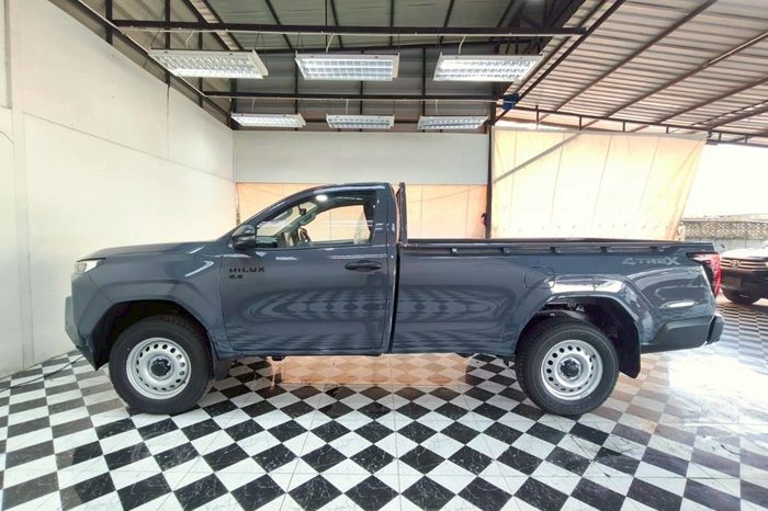 TRAVO 4TREX 4WD 2026 2.8 AT STANDARD GREY 94480 full