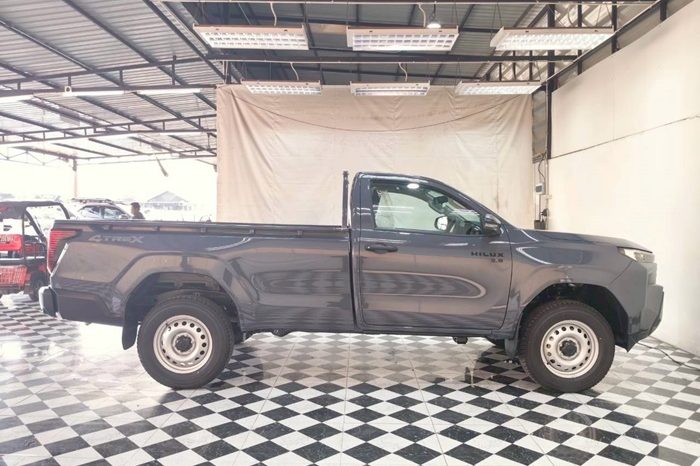 TRAVO 4TREX 4WD 2026 2.8 AT STANDARD GREY 94480 full