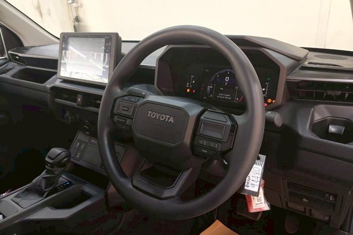 TRAVO 4TREX 4WD 2026 2.8 AT STANDARD GREY 94480 full