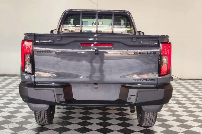 TRAVO 4TREX 4WD 2026 2.8 AT STANDARD GREY 94480 full