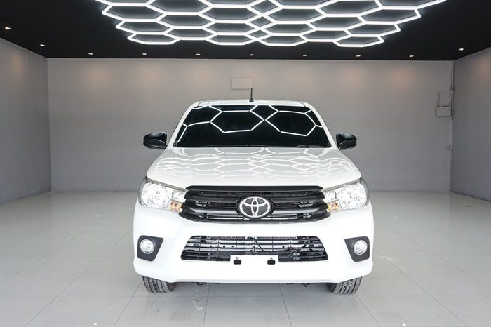 REVO 2WD 2019 2.4J MT STANDARD WHITE  9601 full