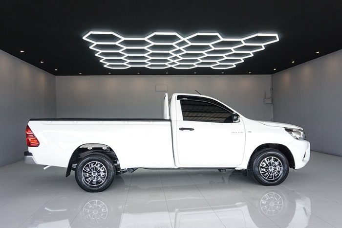 REVO 2WD 2019 2.4J MT STANDARD WHITE  9601 full