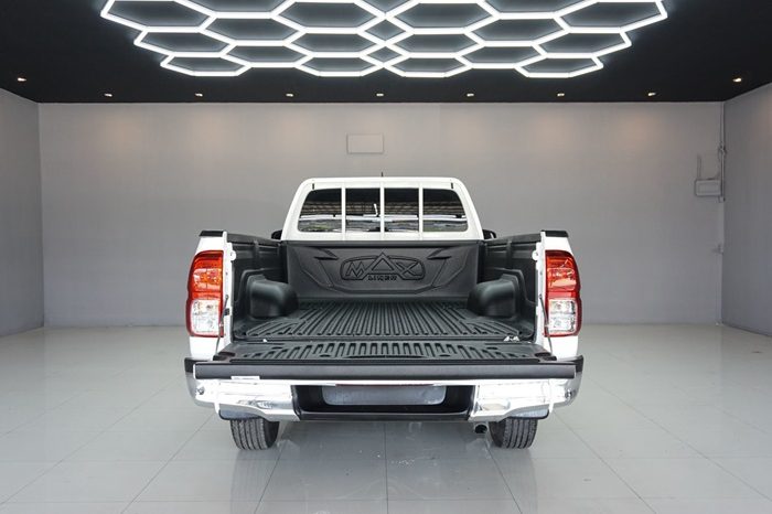 REVO 2WD 2019 2.4J MT STANDARD WHITE  9601 full
