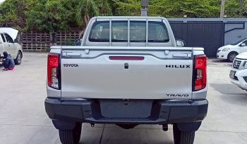 TRAVO 4TREX 4WD 2026 2.8 AT STANDARD SILVER 93232 full