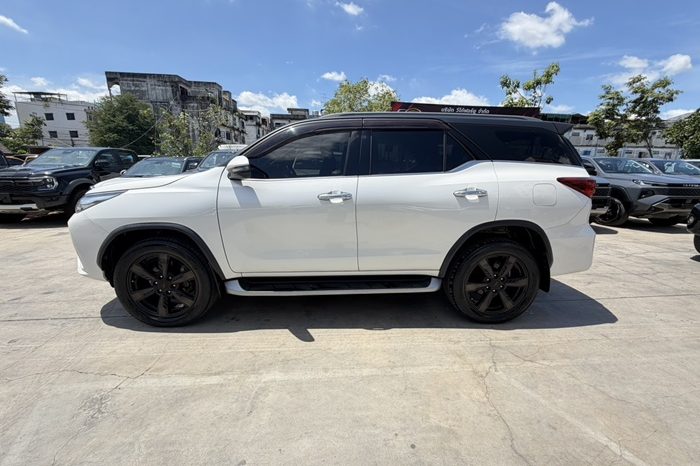 TOYOTA 4WD 2019 2.8V AT FORTUNER WHITE  5431 full