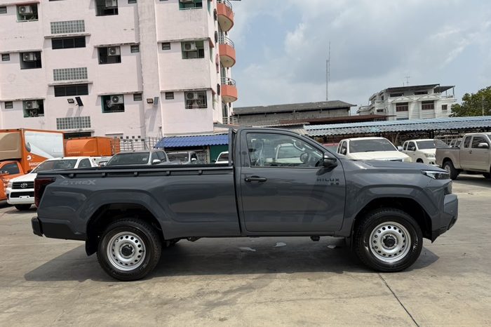 TRAVO 4TREX 4WD 2026 2.8 AT STANDARD GREY 93759 full