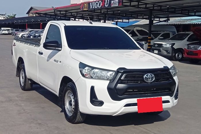 REVO 2WD 2021 2.4 ENTRY MT STANDARD WHITE  339 full