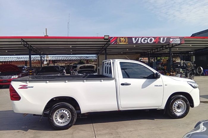 REVO 2WD 2021 2.4 ENTRY MT STANDARD WHITE  339 full