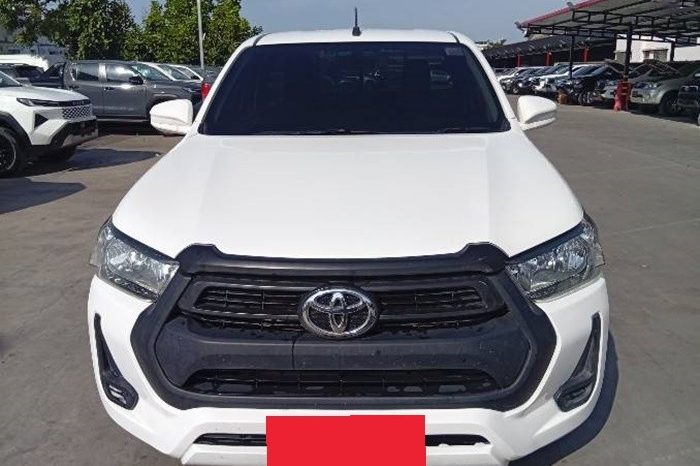 REVO 2WD 2021 2.4 ENTRY MT STANDARD WHITE  6168 full
