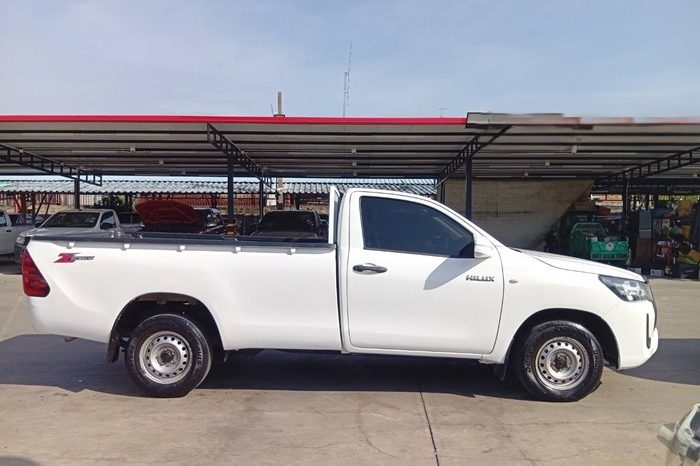 REVO 2WD 2021 2.4 ENTRY MT STANDARD WHITE  6168 full