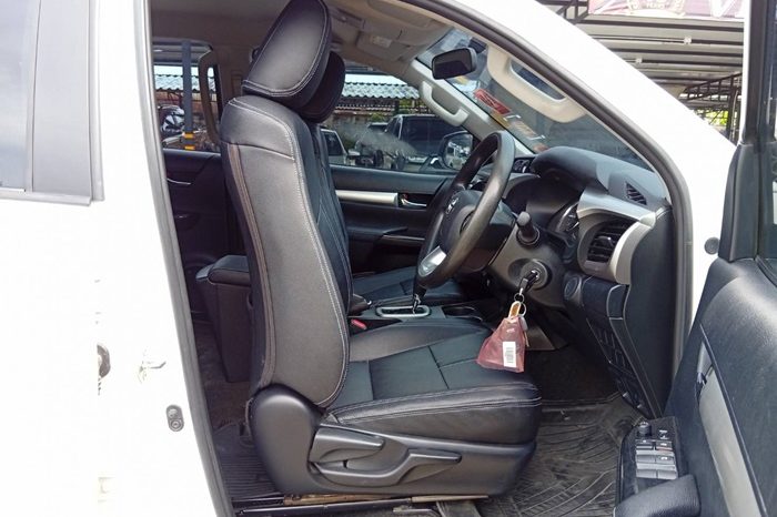 REVO PRE 2020 2.4 ENTRY AT DOUBLE CAB WHITE  512 full