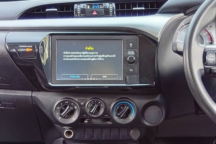 REVO PRE 2020 2.4 ENTRY AT DOUBLE CAB WHITE  512 full