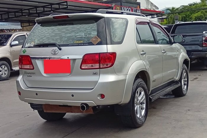 TOYOTA 4WD 2005 2.7V AT FORTUNER SILVER  5391 full
