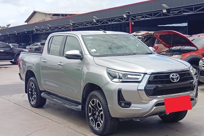 REVO 4WD 2021 2.4 MID MT DOUBLE CAB SILVER 2282 full