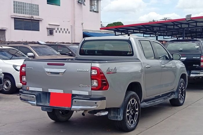 REVO 4WD 2021 2.4 MID MT DOUBLE CAB SILVER 2282 full