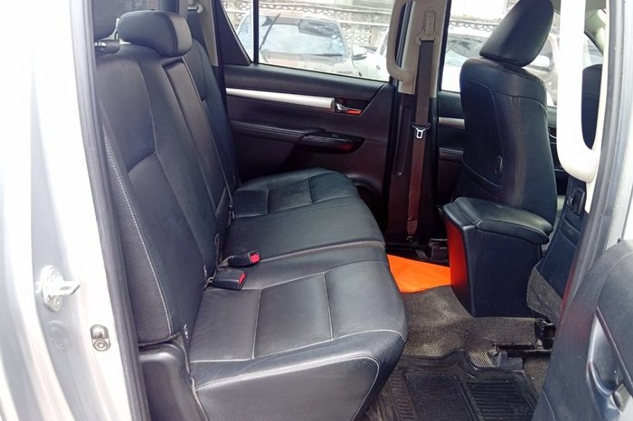REVO 4WD 2021 2.4 MID MT DOUBLE CAB SILVER 2282 full