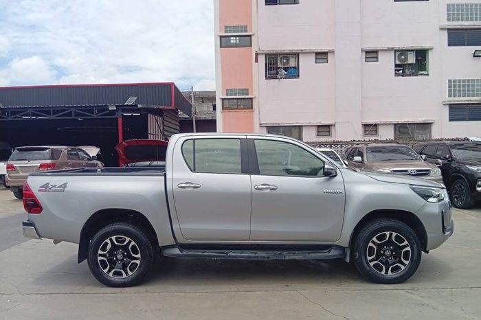 REVO 4WD 2021 2.4 MID MT DOUBLE CAB SILVER 2282 full