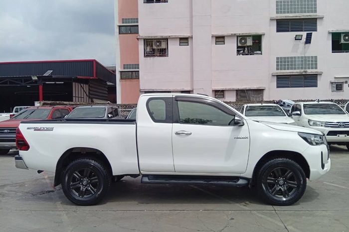 REVO PRE 2021 2.4 ENTRY AT SMART CAB WHITE  9936 full