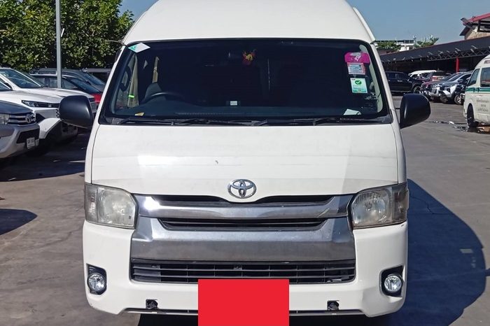 TOYOTA 2WD 2021 2.7 MT COMMUTER WHITE  5823 full