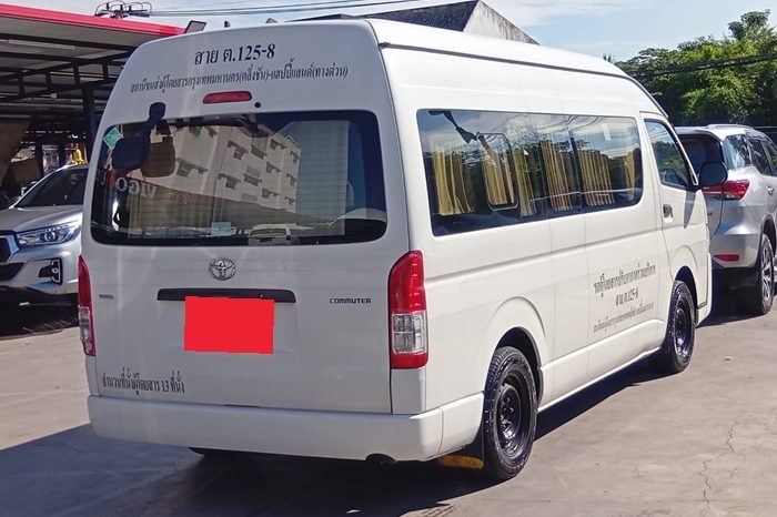 TOYOTA 2WD 2021 2.7 MT COMMUTER WHITE  5823 full