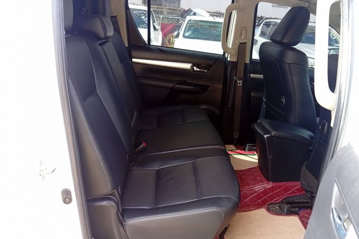 REVO PRE 2021 2.4 MID AT DOUBLE CAB WHITE 2531 full