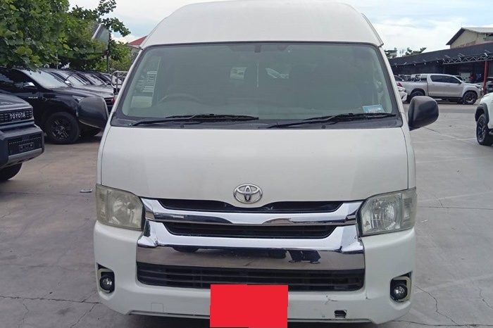 TOYOTA 2WD 2019 2.7 MT COMMUTER WHITE  1159 full