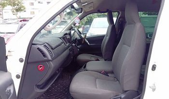 TOYOTA 2WD 2019 2.7 MT COMMUTER WHITE  1159 full