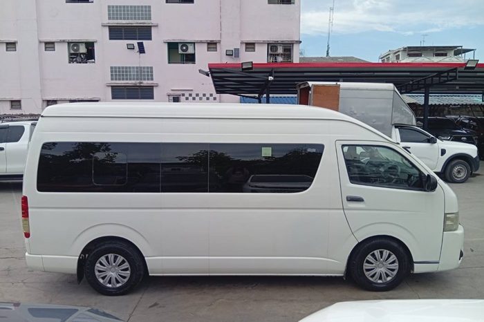TOYOTA 2WD 2019 2.7 MT COMMUTER WHITE  1159 full