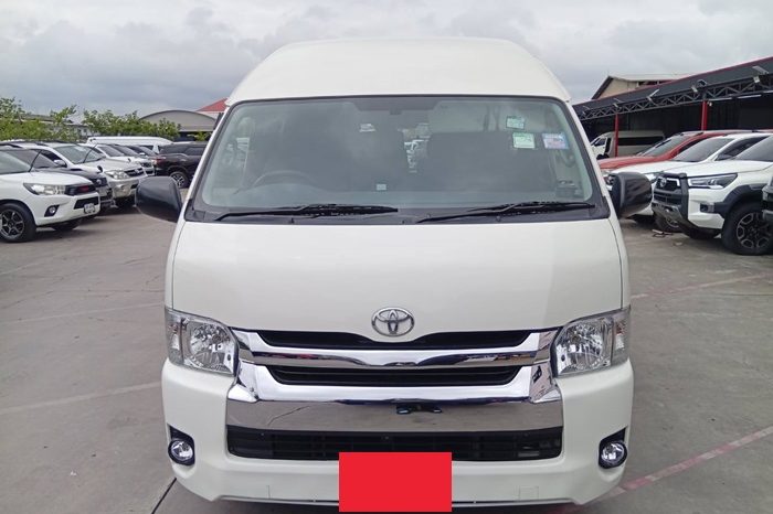 TOYOTA 2WD 2019 2.7 MT COMMUTER WHITE  3092 full