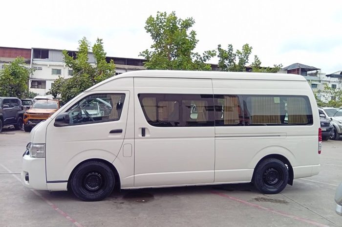 TOYOTA 2WD 2019 2.7 MT COMMUTER WHITE  3092 full