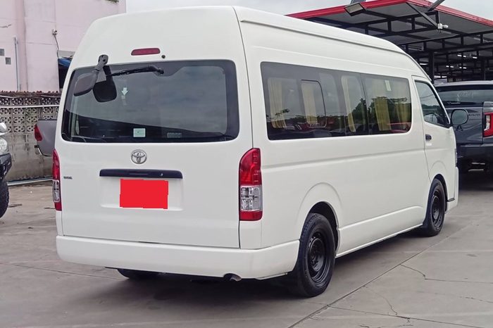 TOYOTA 2WD 2019 2.7 MT COMMUTER WHITE  3092 full