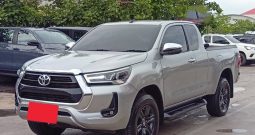 REVO 4WD 2022 2.4 MID MT SMART CAB SILVER  4813