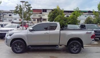 REVO 4WD 2022 2.4 MID MT SMART CAB SILVER  4813 full