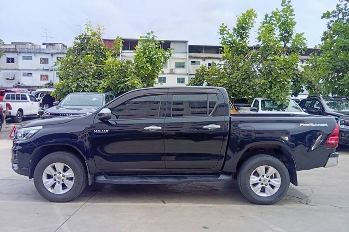 REVO PRE 2019 2.4E AT DOUBLE CAB BLACK  2105 full
