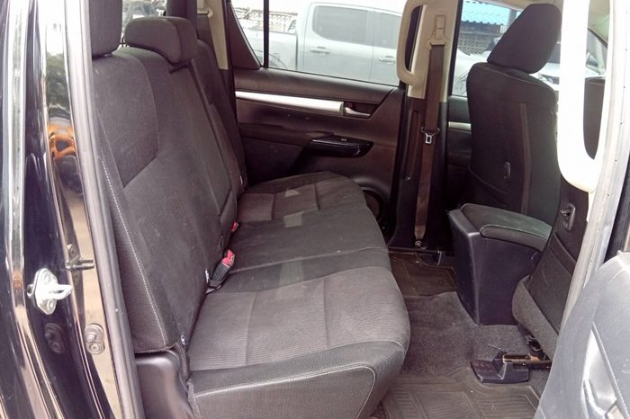 REVO PRE 2019 2.4E AT DOUBLE CAB BLACK  2105 full