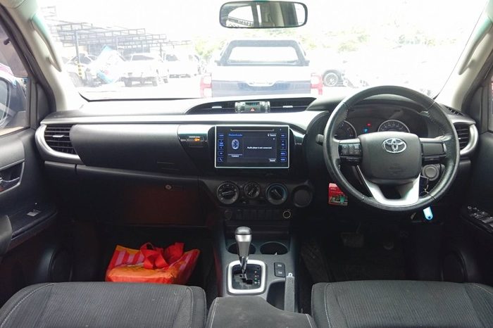 REVO PRE 2019 2.4E AT DOUBLE CAB BLACK  2105 full