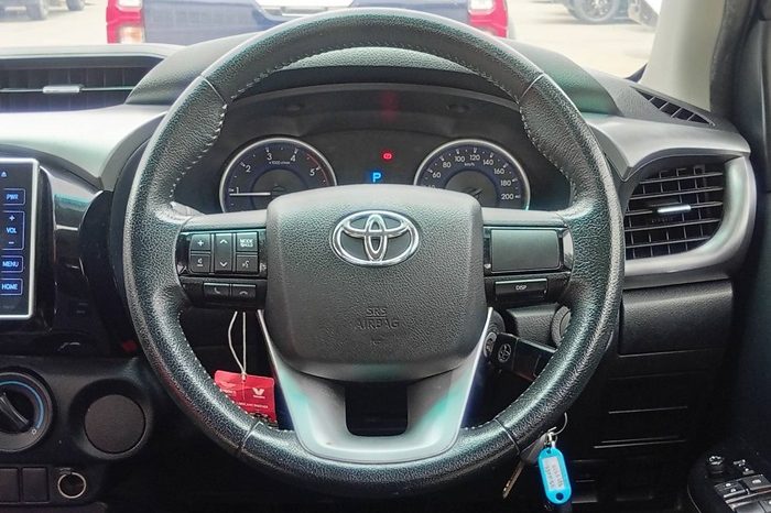 REVO PRE 2019 2.4E AT DOUBLE CAB BLACK  2105 full