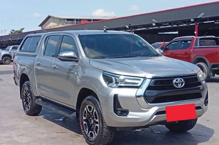 REVO PRE 2020 2.4 HIGHT AT DOUBLE CAB SILVER  4062 full