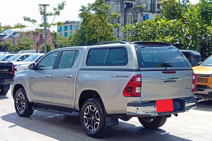 REVO PRE 2020 2.4 HIGHT AT DOUBLE CAB SILVER  4062 full