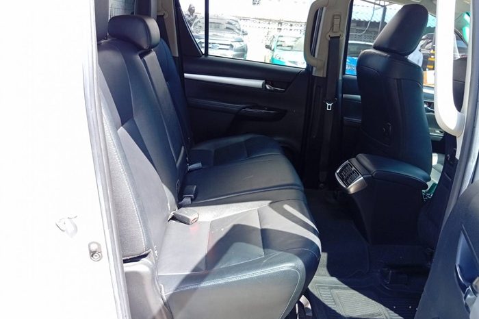 REVO PRE 2020 2.4 HIGHT AT DOUBLE CAB SILVER  4062 full